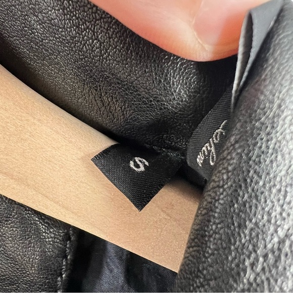 Andrew Marc Black Leather Waist Length Double Breasted Black Jacket Size S - Picture 3 of 6